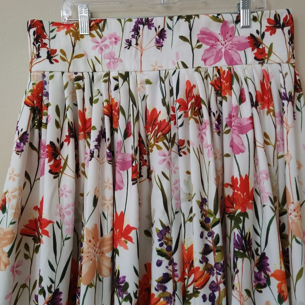Floral Print Skirt - Picture 3 of 6